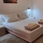 House With A Swimming Pool Kastel Luksic, - 23710 Casa vacanze *