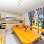 House With A Swimming Pool Kastel Luksic, - 23710 Casa vacanze *